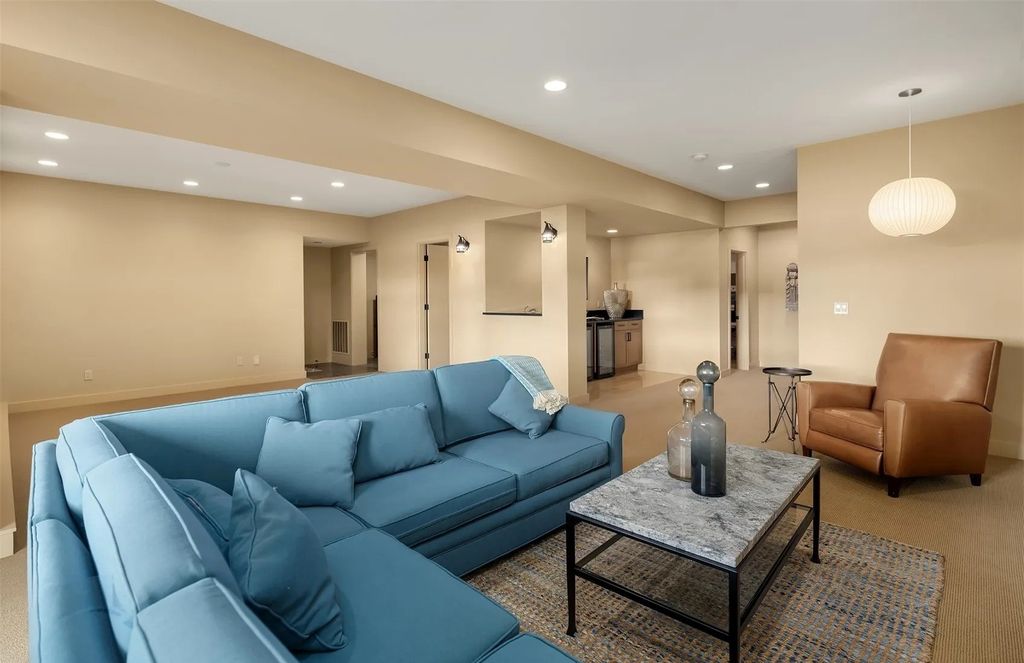 Extraordinary Design and Lake Washington Views: Seattle, WA Home Listed at $3.499M