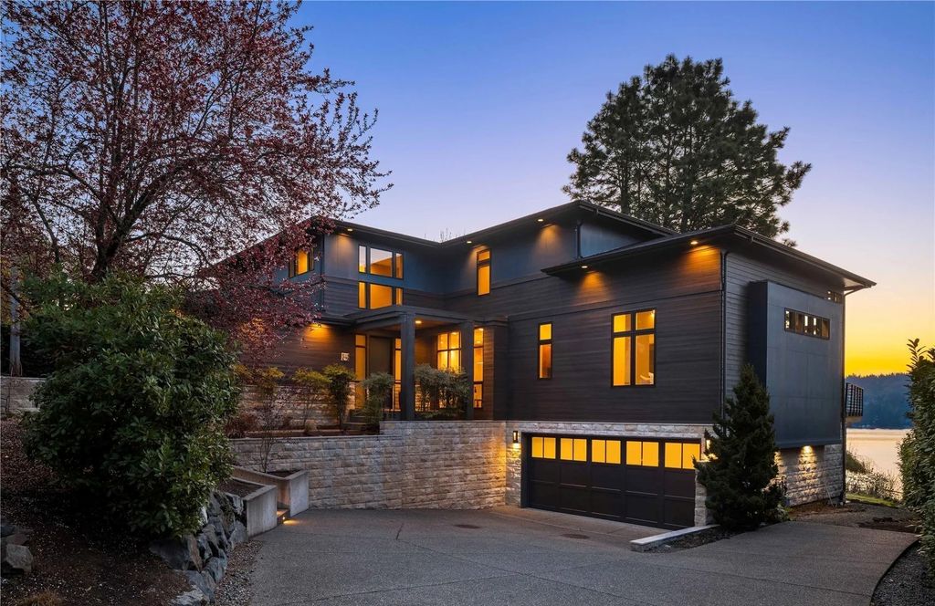 Extraordinary Design and Lake Washington Views: Seattle, WA Home Listed at $3.499M