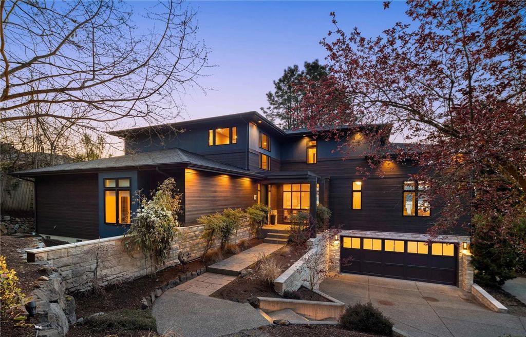 Extraordinary Design and Lake Washington Views: Seattle, WA Home Listed at $3.499M