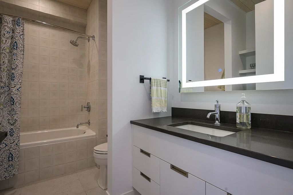 Gated Modern Farmhouse in Langley, BC - Perfect Fusion of Napa and Provence Styles for C$7,999