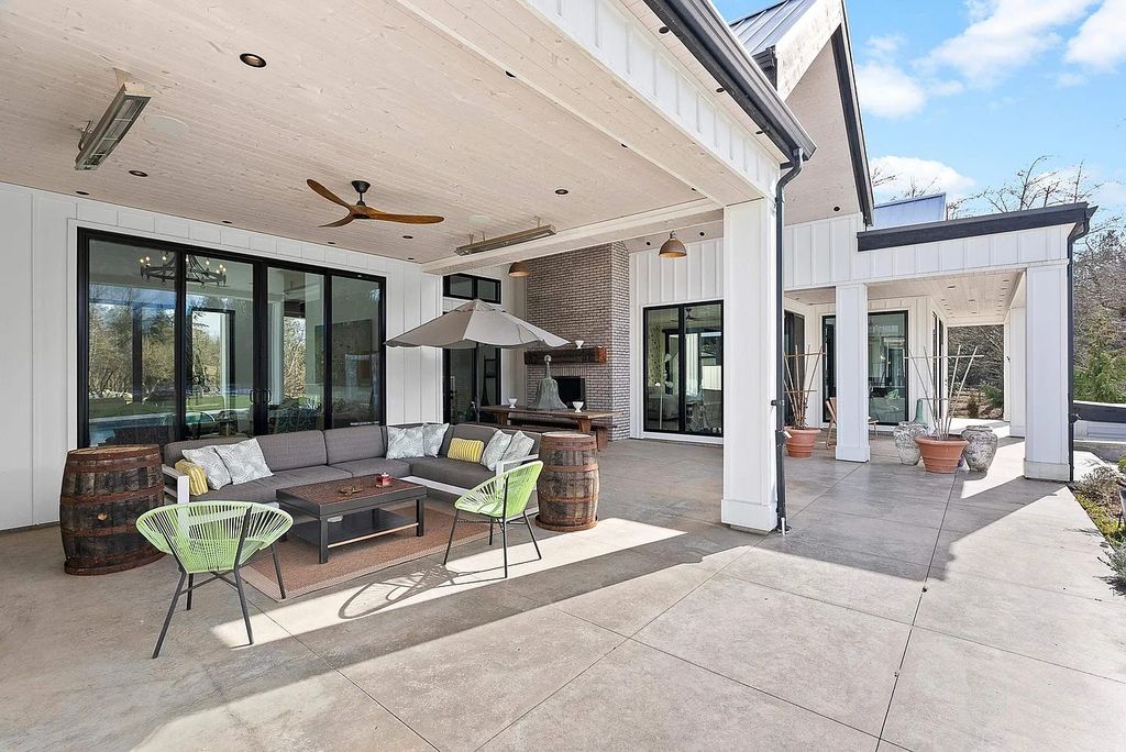 Gated Modern Farmhouse in Langley, BC - Perfect Fusion of Napa and Provence Styles for C$7,999