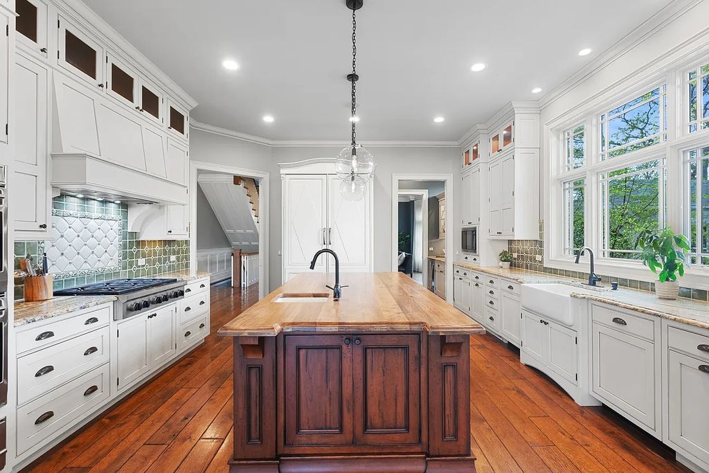Gorgeous Nantucket-Inspired Home with Exceptional Finishes for Sale in Northbrook, IL at $2.35M