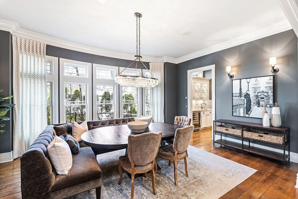 Gorgeous Nantucket-Inspired Home with Exceptional Finishes for Sale in Northbrook, IL at $2.35M