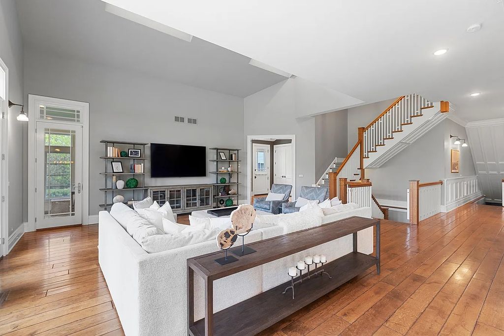 Gorgeous Nantucket-Inspired Home with Exceptional Finishes for Sale in Northbrook, IL at $2.35M