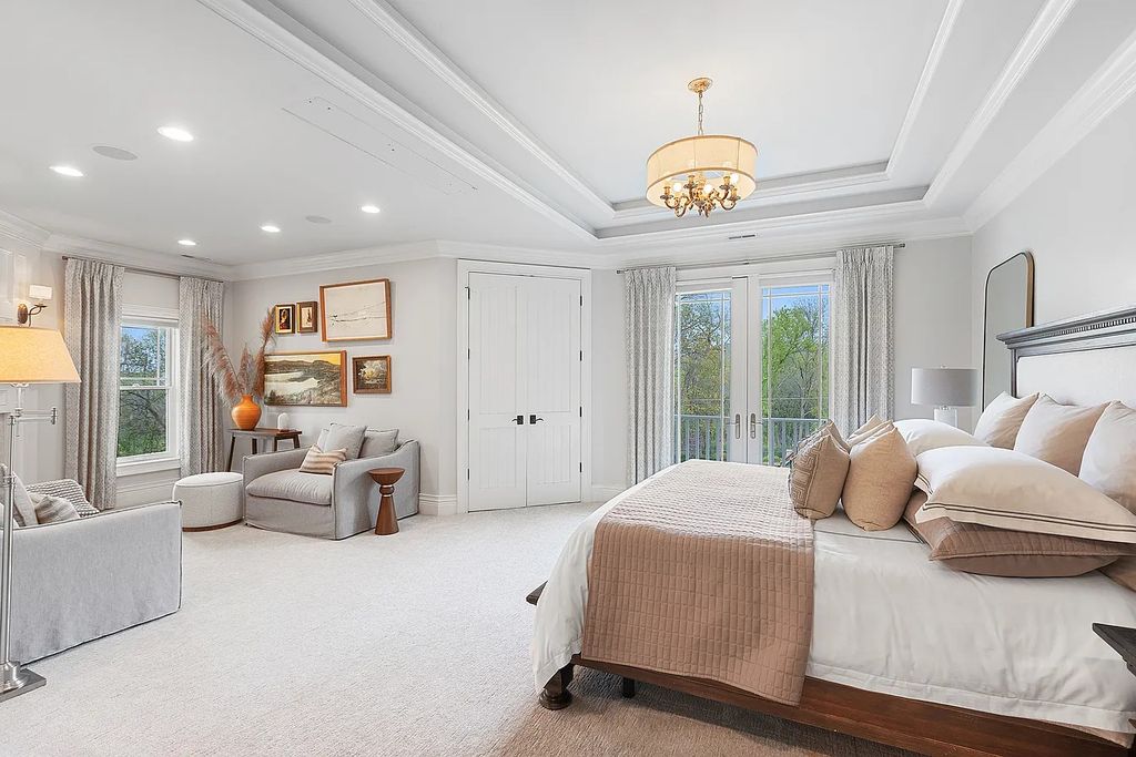 Gorgeous Nantucket-Inspired Home with Exceptional Finishes for Sale in Northbrook, IL at $2.35M