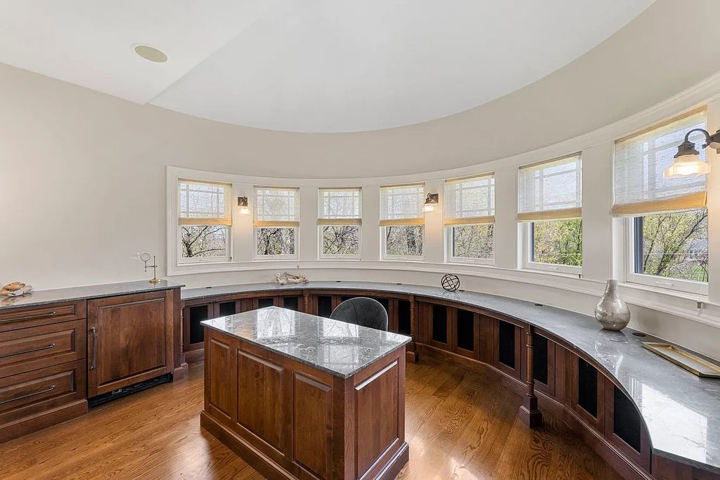 Gorgeous Nantucket-Inspired Home with Exceptional Finishes for Sale in Northbrook, IL at $2.35M