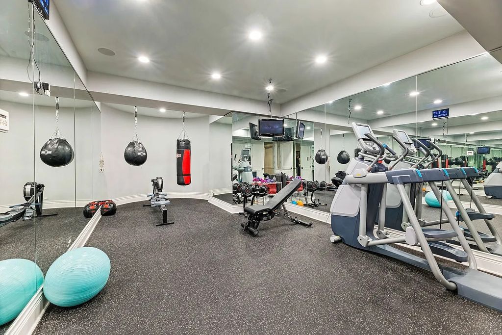 Gorgeous Nantucket-Inspired Home with Exceptional Finishes for Sale in Northbrook, IL at $2.35M