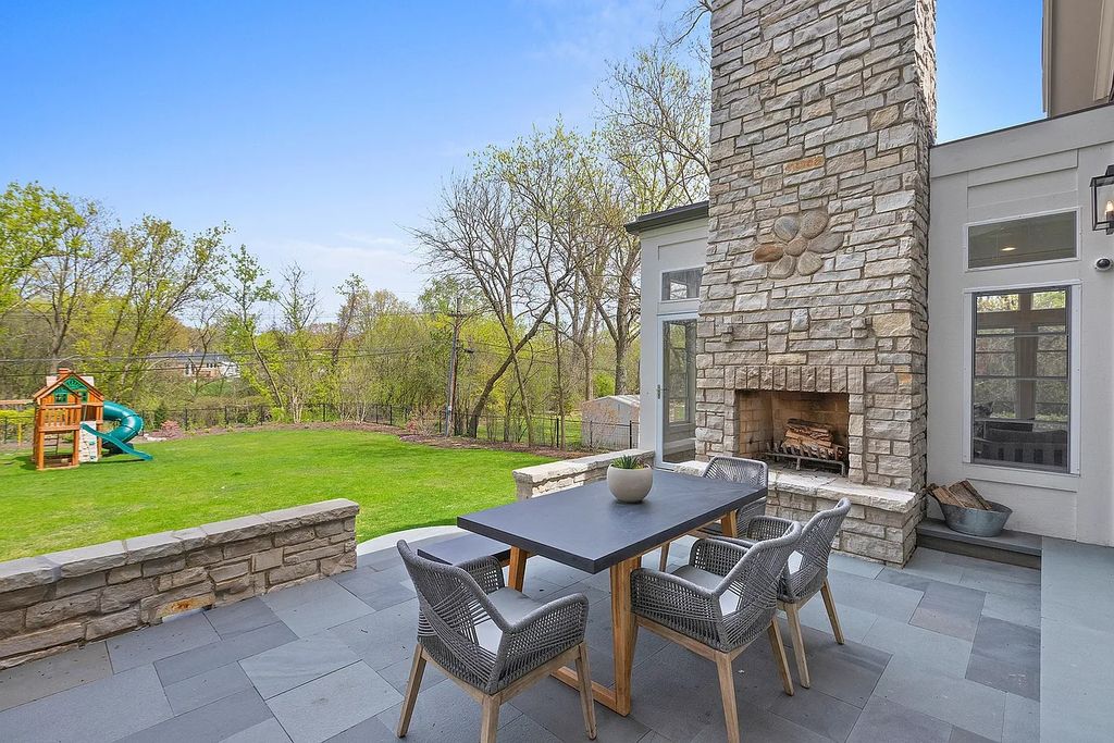 Gorgeous Nantucket-Inspired Home with Exceptional Finishes for Sale in Northbrook, IL at $2.35M