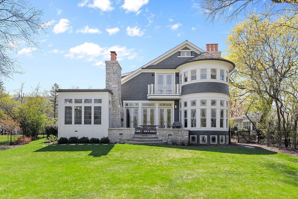Gorgeous Nantucket-Inspired Home with Exceptional Finishes for Sale in Northbrook, IL at $2.35M