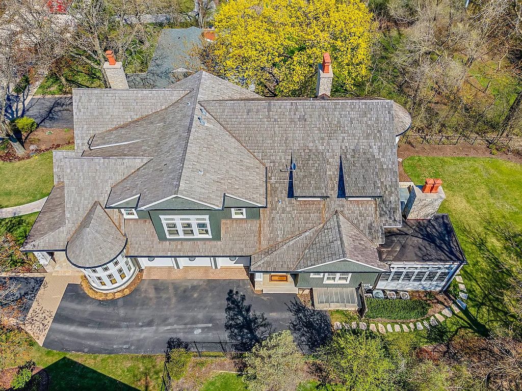 Gorgeous Nantucket-Inspired Home with Exceptional Finishes for Sale in Northbrook, IL at $2.35M