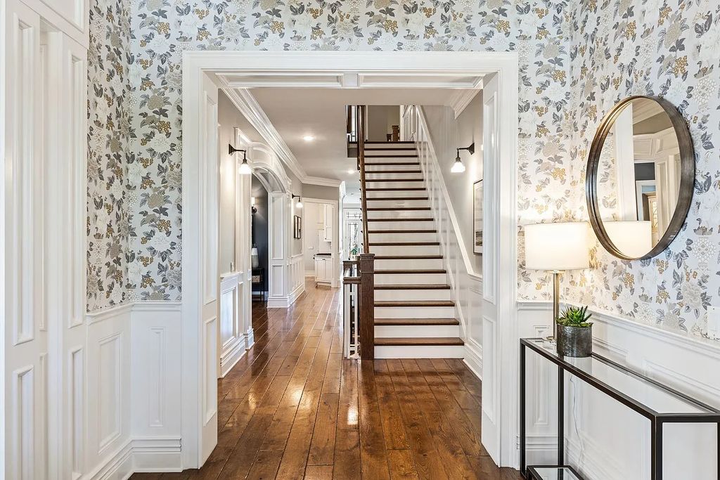 Gorgeous Nantucket-Inspired Home with Exceptional Finishes for Sale in Northbrook, IL at $2.35M