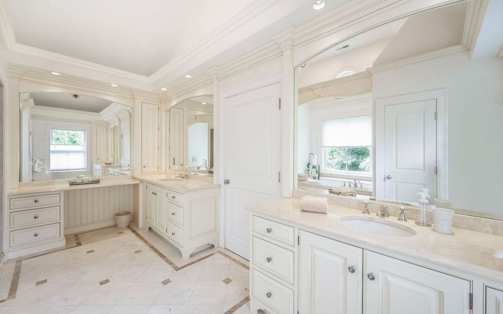 Immaculate and Grand Home with Impressive Living Space for Sale in Greenwich, CT for $4.1M
