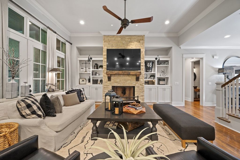 Impressive Designer Home in Brentwood, TN: A Masterpiece of Elegance and Sophistication for $3.5M