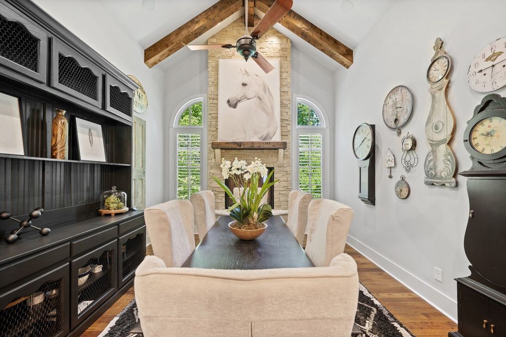 Impressive Designer Home in Brentwood, TN: A Masterpiece of Elegance and Sophistication for $3.5M