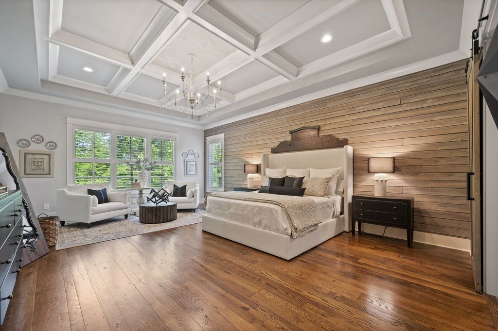Impressive Designer Home in Brentwood, TN: A Masterpiece of Elegance and Sophistication for $3.5M