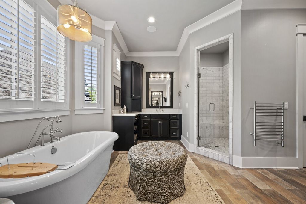 Impressive Designer Home in Brentwood, TN: A Masterpiece of Elegance and Sophistication for $3.5M