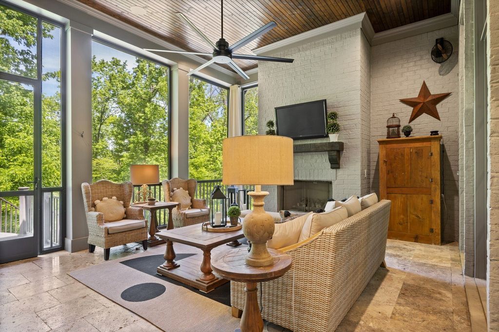 Impressive Designer Home in Brentwood, TN: A Masterpiece of Elegance and Sophistication for $3.5M