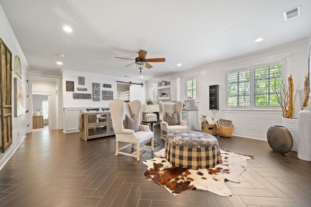 Impressive Designer Home in Brentwood, TN: A Masterpiece of Elegance and Sophistication for $3.5M