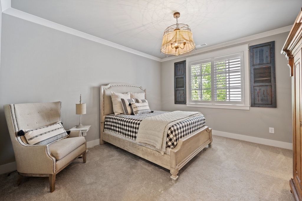 Impressive Designer Home in Brentwood, TN: A Masterpiece of Elegance and Sophistication for $3.5M