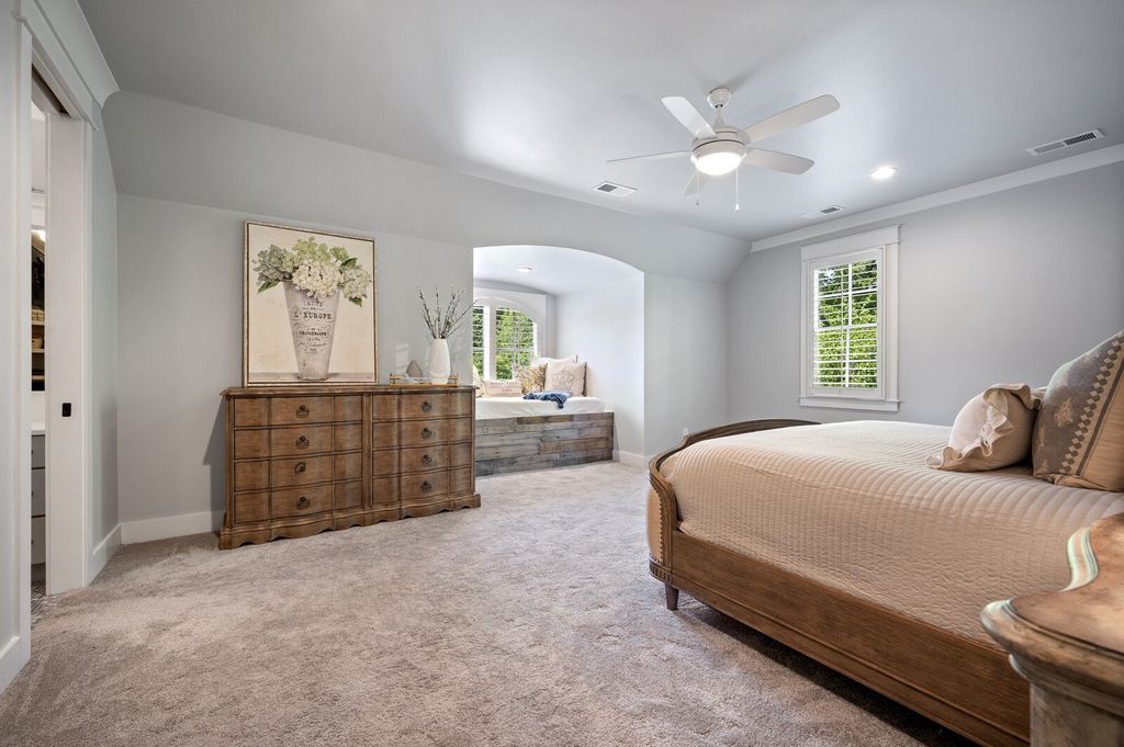 Impressive Designer Home in Brentwood, TN: A Masterpiece of Elegance and Sophistication for $3.5M