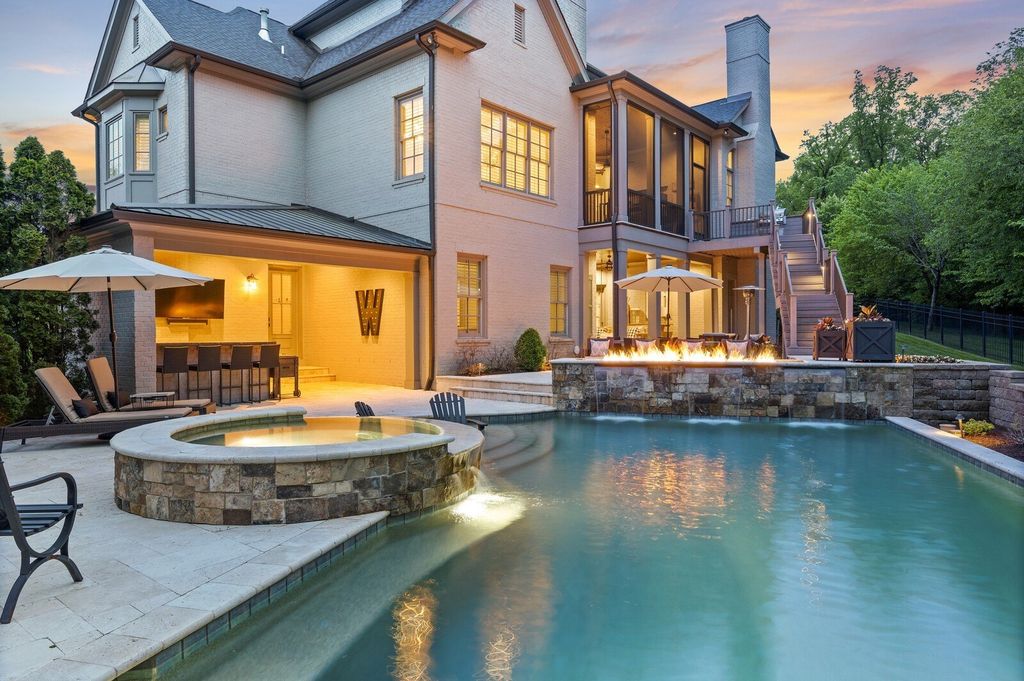 Impressive Designer Home in Brentwood, TN: A Masterpiece of Elegance and Sophistication for $3.5M
