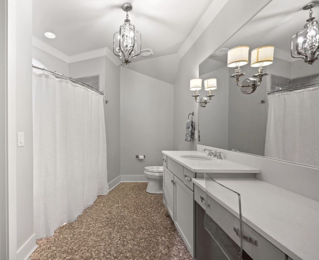 Impressive Designer Home in Brentwood, TN: A Masterpiece of Elegance and Sophistication for $3.5M