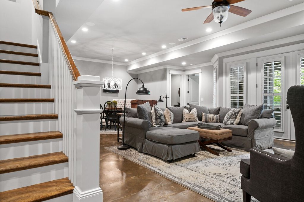 Impressive Designer Home in Brentwood, TN: A Masterpiece of Elegance and Sophistication for $3.5M