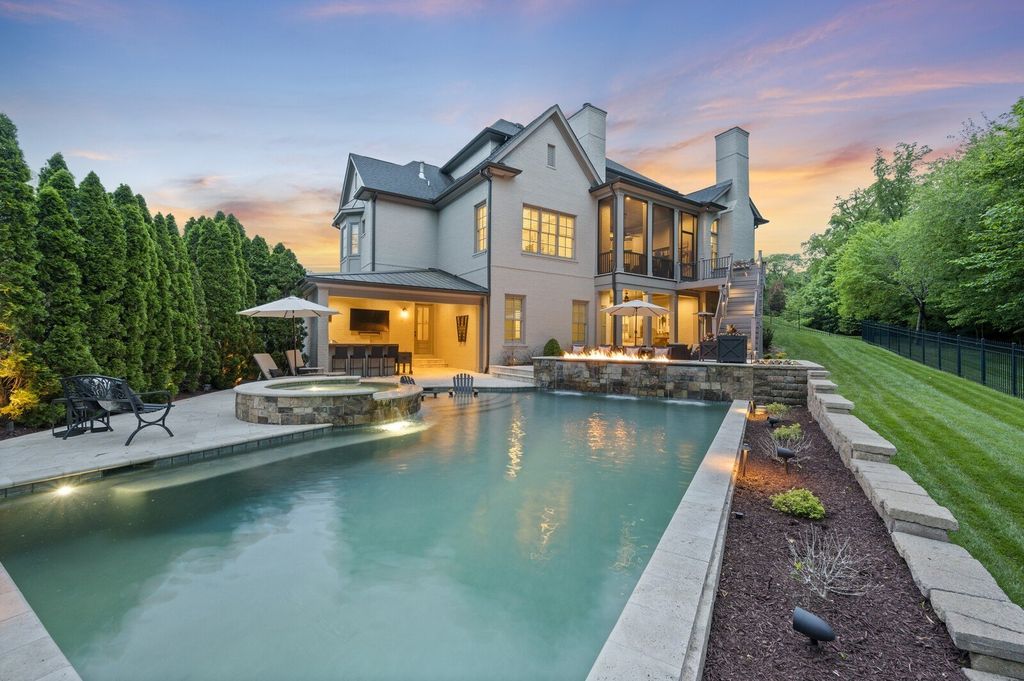 Impressive Designer Home in Brentwood, TN: A Masterpiece of Elegance and Sophistication for $3.5M