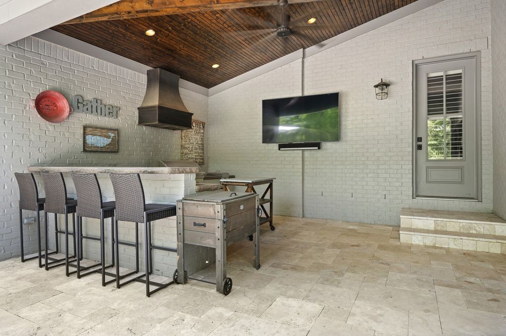 Impressive Designer Home in Brentwood, TN: A Masterpiece of Elegance and Sophistication for $3.5M