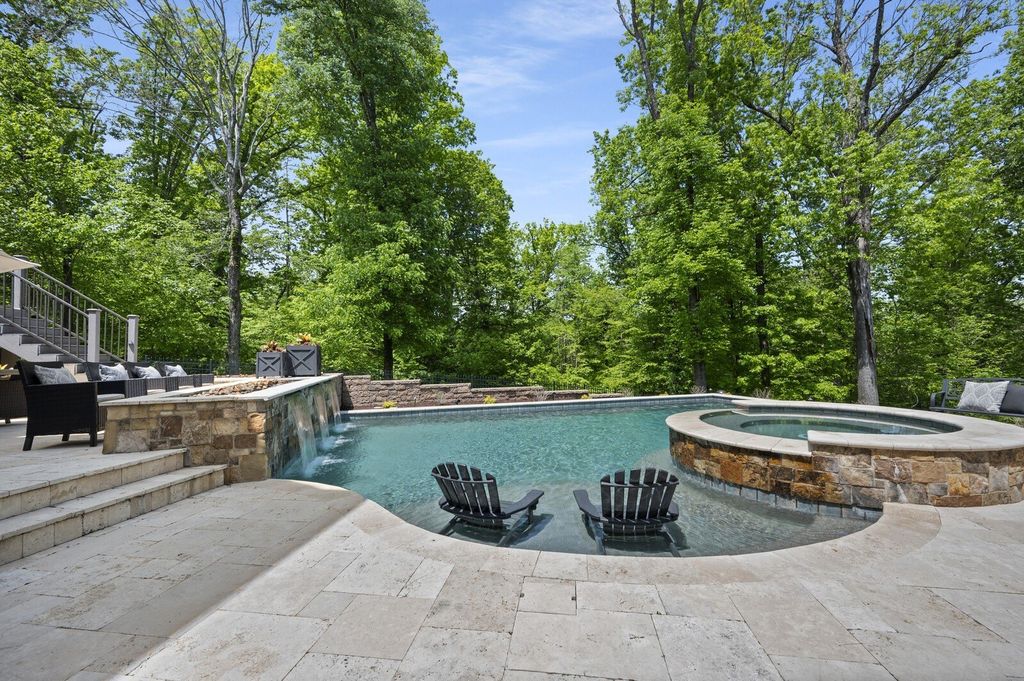 Impressive Designer Home in Brentwood, TN: A Masterpiece of Elegance and Sophistication for $3.5M