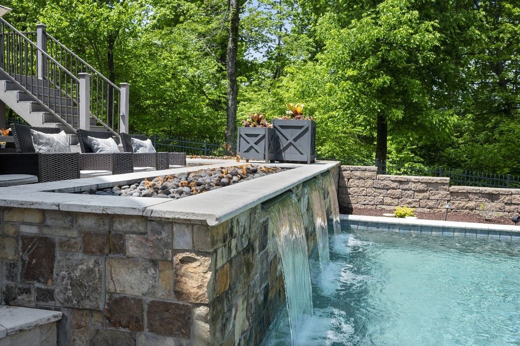 Impressive Designer Home in Brentwood, TN: A Masterpiece of Elegance and Sophistication for $3.5M