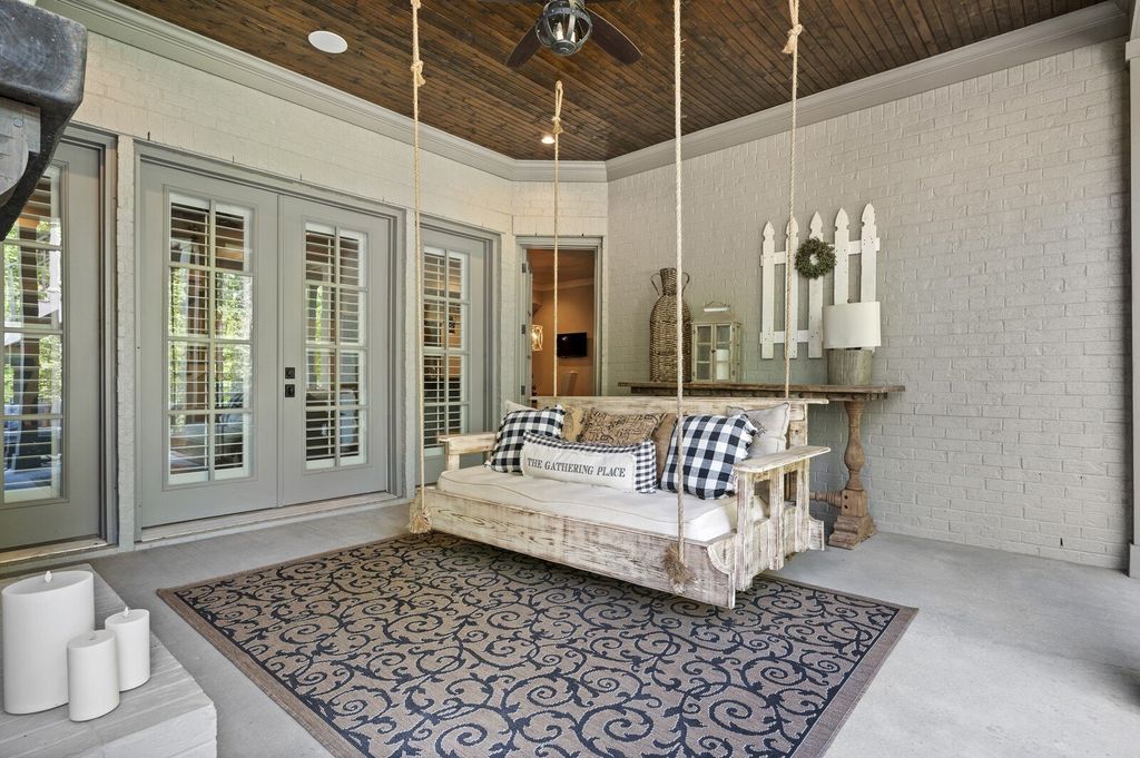 Impressive Designer Home in Brentwood, TN: A Masterpiece of Elegance and Sophistication for $3.5M
