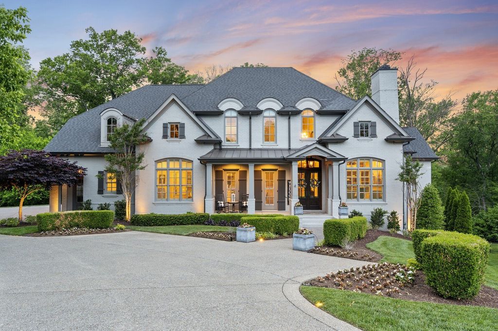 Impressive Designer Home in Brentwood, TN: A Masterpiece of Elegance and Sophistication for $3.5M