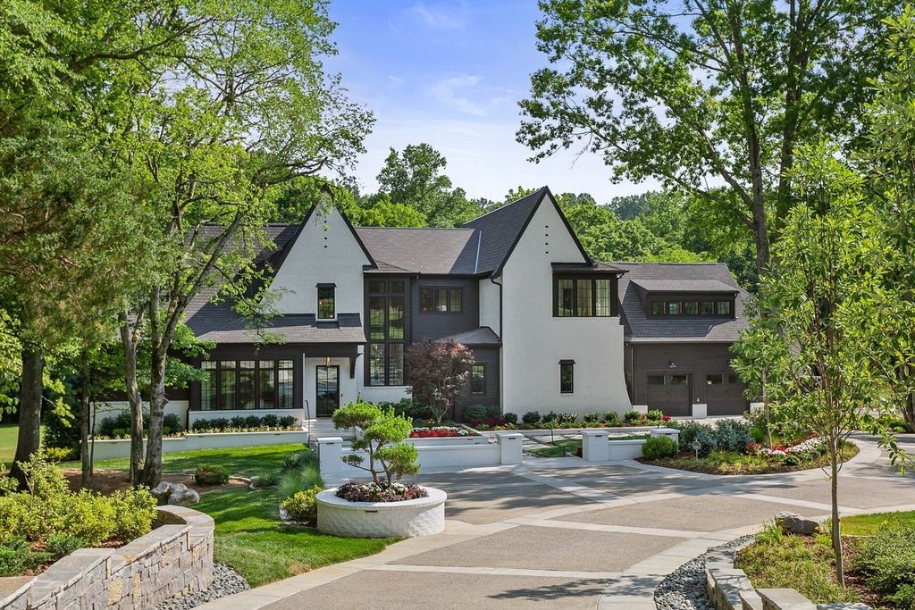 Luxurious Estate in College Grove, TN: A Magnificent Residence Crafted for Unmatched Opulence and Comfort, Listed at $8M