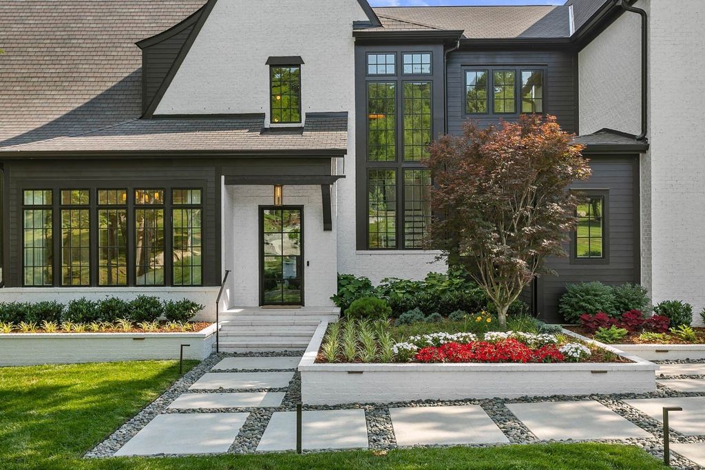 Luxurious Estate in College Grove, TN: A Magnificent Residence Crafted for Unmatched Opulence and Comfort, Listed at $8M
