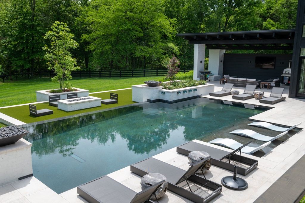 Luxurious Estate in College Grove, TN: A Magnificent Residence Crafted for Unmatched Opulence and Comfort, Listed at $8M