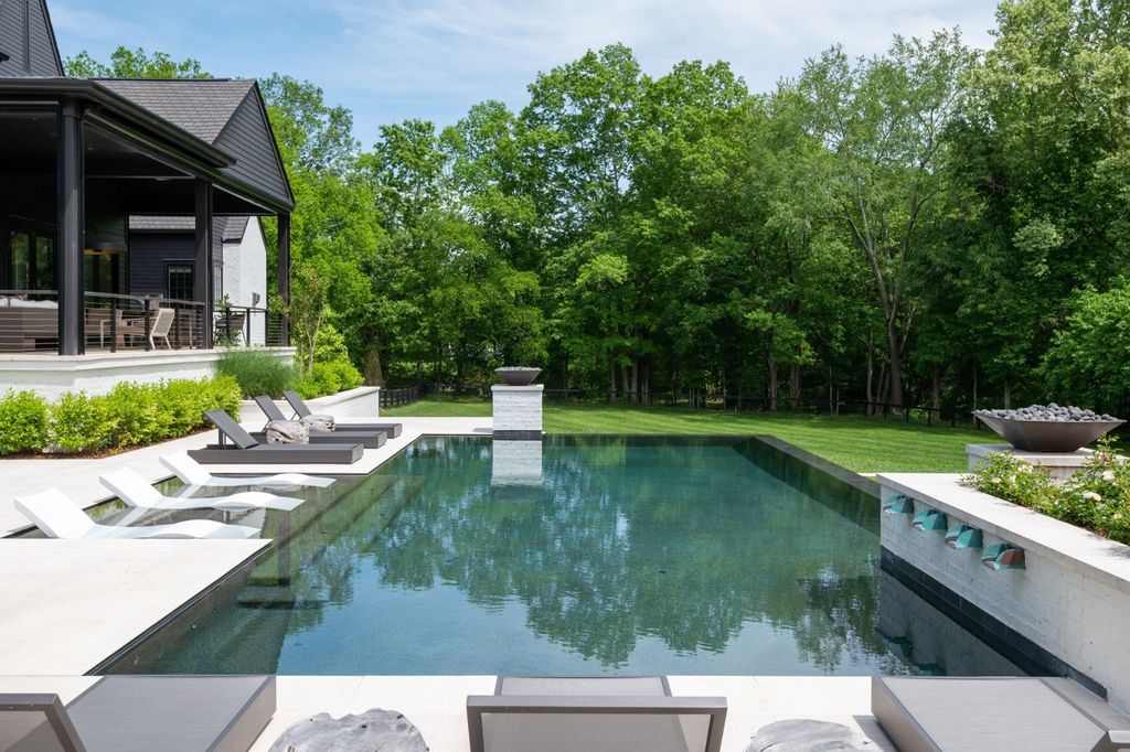 Luxurious Estate in College Grove, TN: A Magnificent Residence Crafted for Unmatched Opulence and Comfort, Listed at $8M
