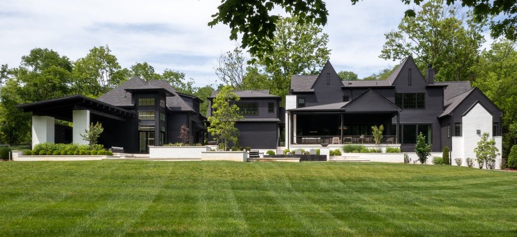 Luxurious Estate in College Grove, TN: A Magnificent Residence Crafted for Unmatched Opulence and Comfort, Listed at $8M