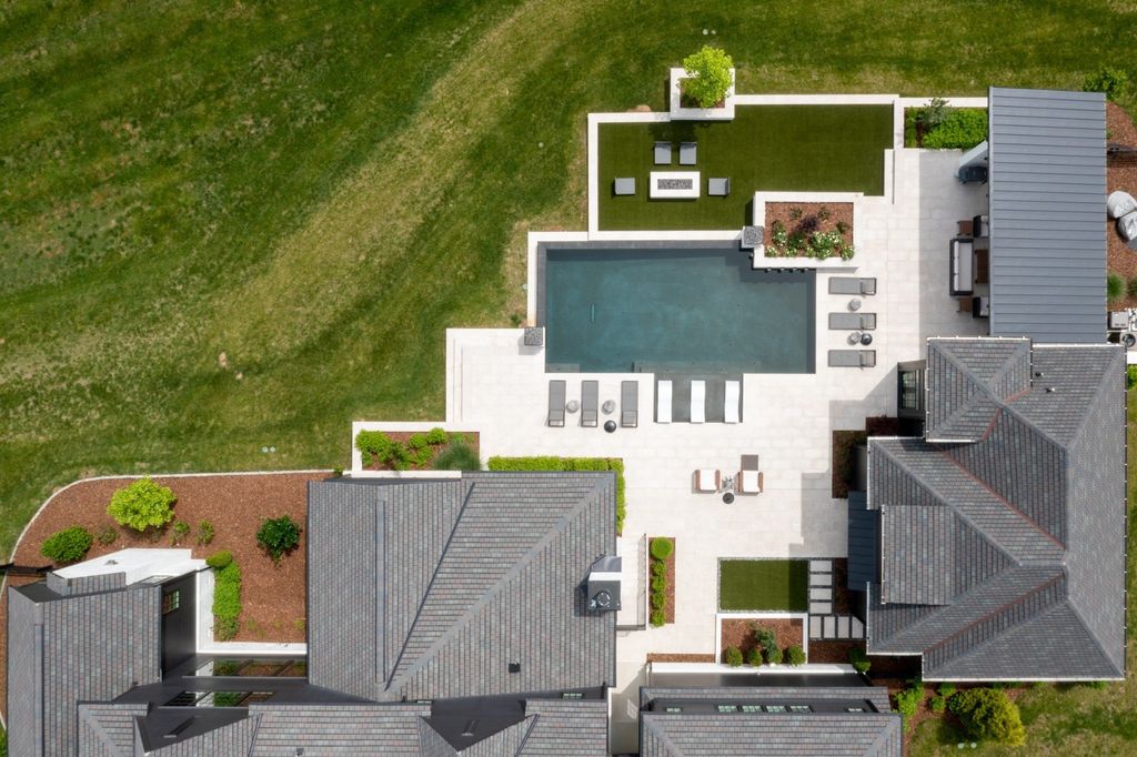 Luxurious Estate in College Grove, TN: A Magnificent Residence Crafted for Unmatched Opulence and Comfort, Listed at $8M