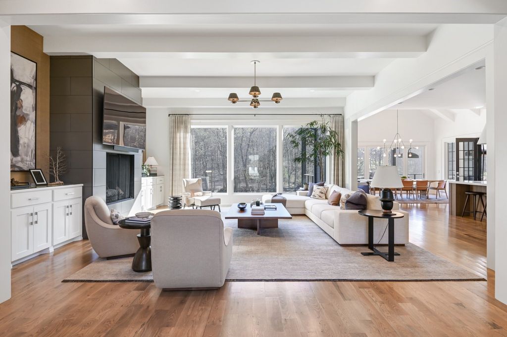 Luxurious Estate in College Grove, TN: A Magnificent Residence Crafted for Unmatched Opulence and Comfort, Listed at $8M