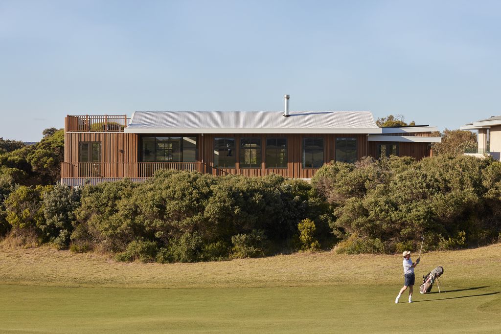 Moonah Tree House, a Prominent Coastal Home by Kirby Architects