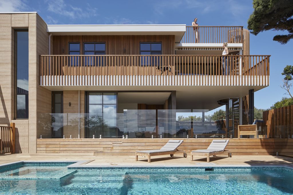 Moonah Tree House, a Prominent Coastal Home by Kirby Architects