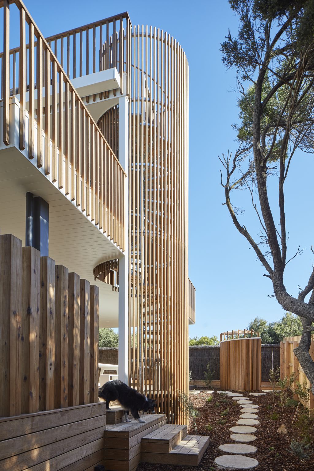 Moonah Tree House, a Prominent Coastal Home by Kirby Architects