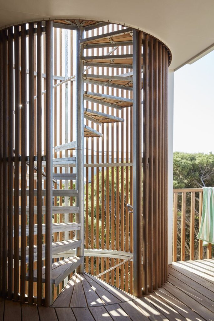 Moonah Tree House a Prominent Coastal Home by Kirby Architects 6