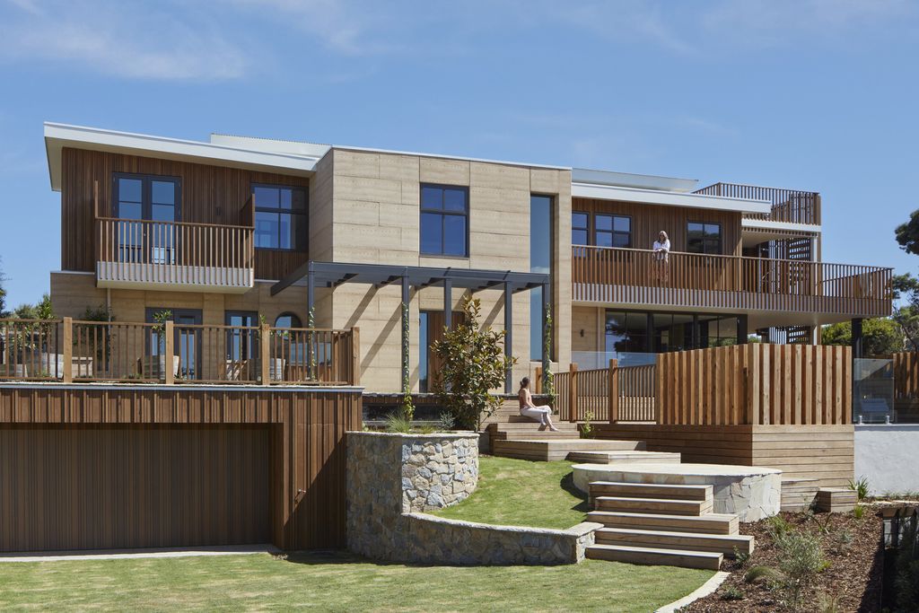 Moonah Tree House a Prominent Coastal Home by Kirby Architects 9