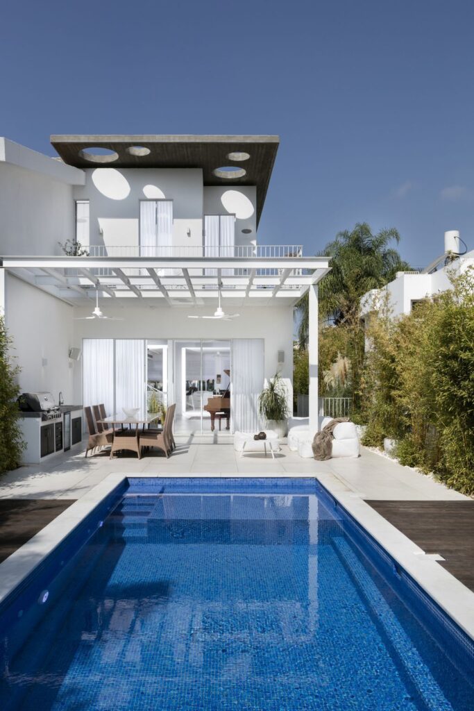 Private House in Ramat Hasharon Stunning House by Lilian Benshoam 12