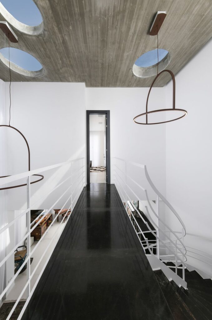 Private House in Ramat Hasharon Stunning House by Lilian Benshoam 19