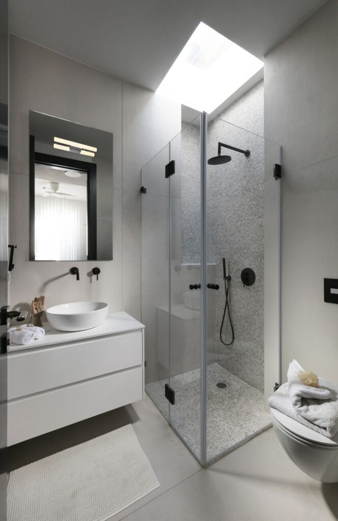 Private House in Ramat Hasharon Stunning House by Lilian Benshoam 21