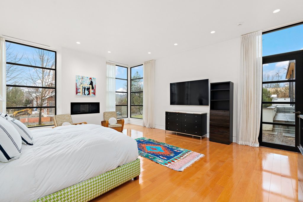 Redefined Luxury: Unveiling a Spectacular $4.85M Soft-Contemporary Masterpiece in Sewickley, PA