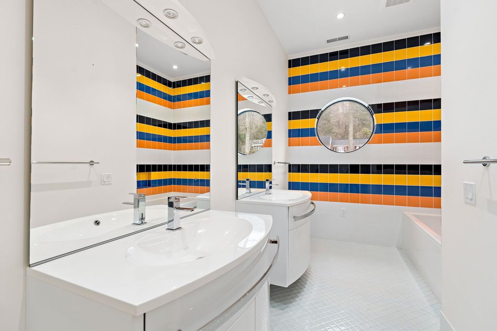 Redefined Luxury: Unveiling a Spectacular $4.85M Soft-Contemporary Masterpiece in Sewickley, PA